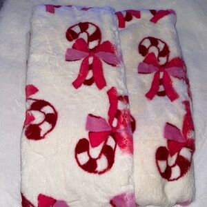 NWT Rachel Rachel Roy Candy Cane Plush Blanket 50x70